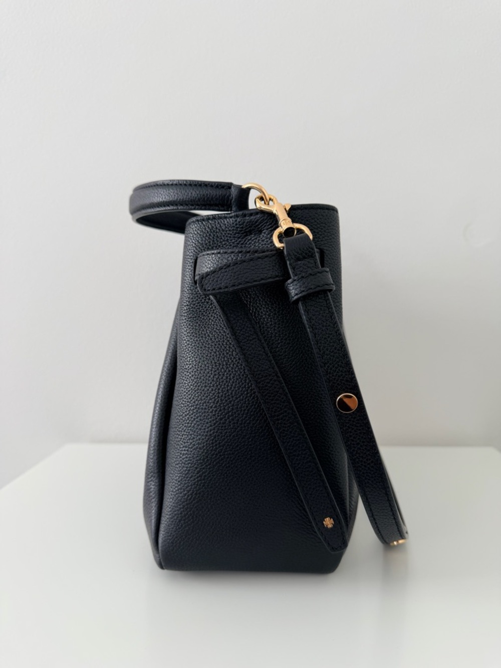 Tory Burch Romy Bucket Bag - Picture 5 of 16